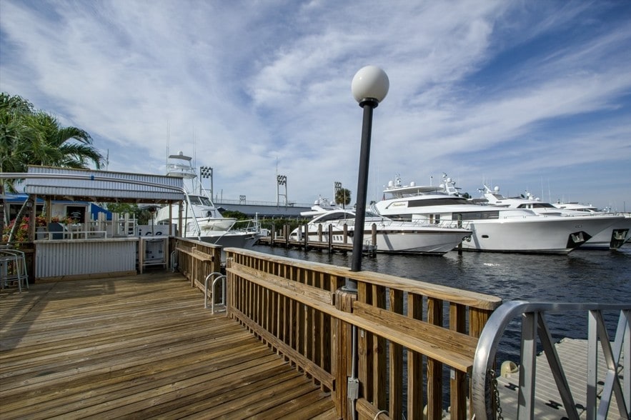 More Photos Of 429 Seabreeze Blvd, Fort Lauderdale General Retail For Sale