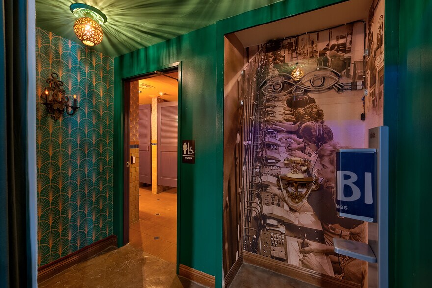 More Photos Of 369 N Palm Canyon Dr, Palm Springs Restaurant For Lease