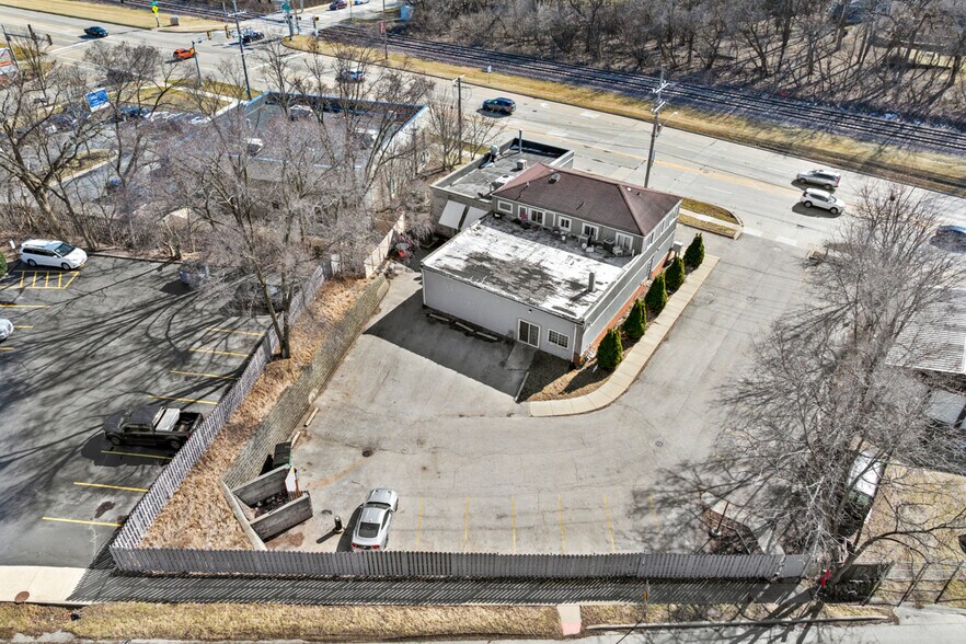 More Photos Of 700 Northwest Hwy, Fox River Grove General Retail For Sale