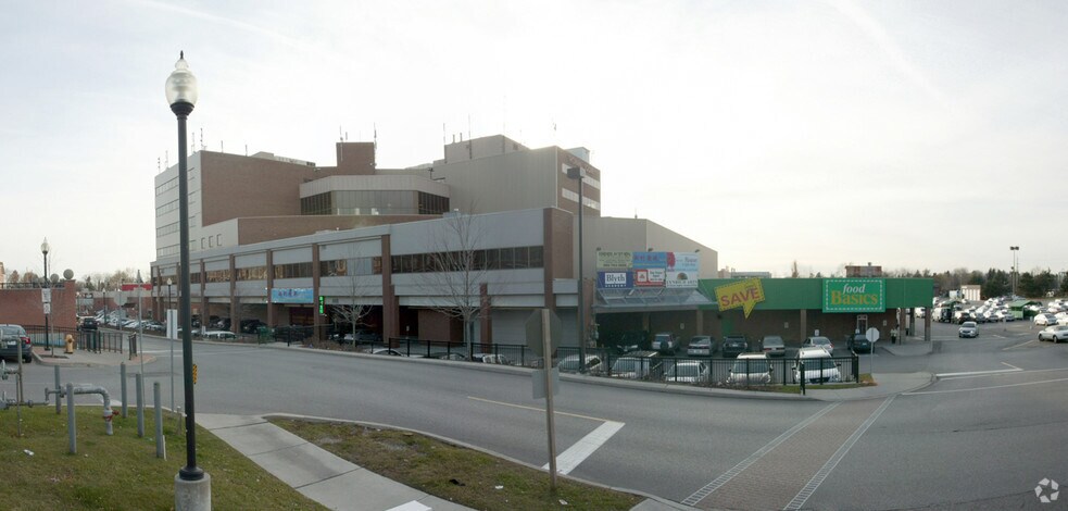 More Photos Of 300 John St, Markham Unknown For Lease