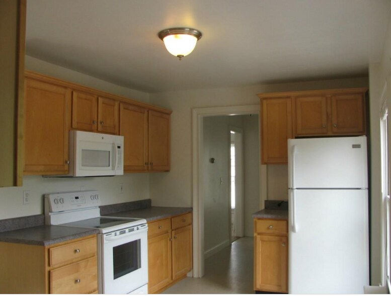 More Photos Of 433 Main St, New Hartford Office Residential For Sale