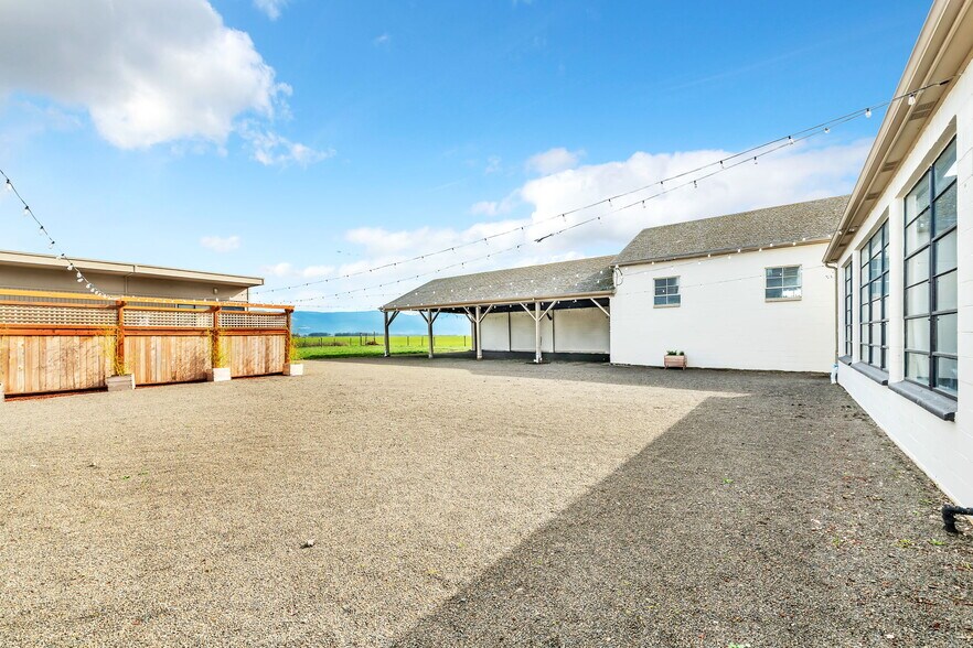 More Photos Of 31414 Harris Dr, Harrisburg Lodge Meeting Hall For Sale