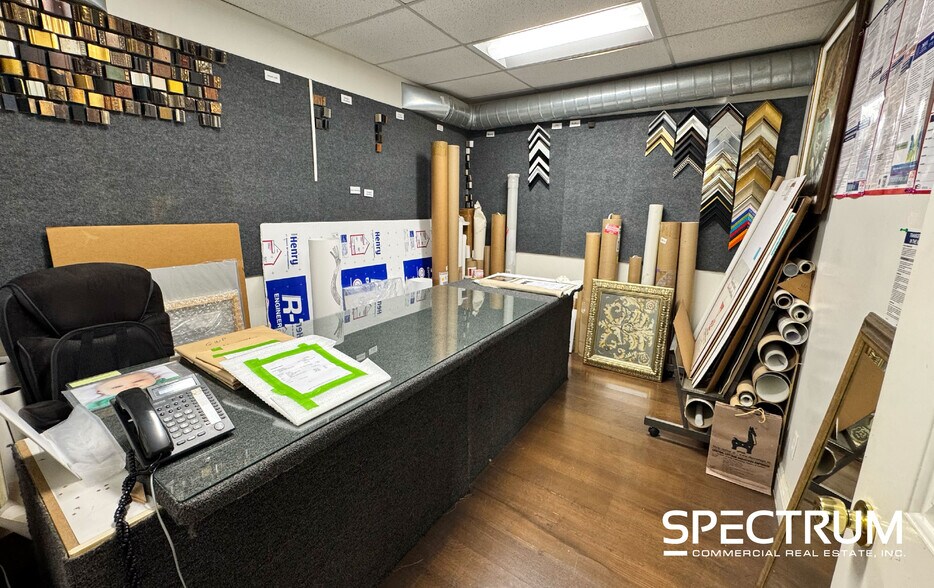 More Photos Of 16540 Gault St, Van Nuys Warehouse For Lease