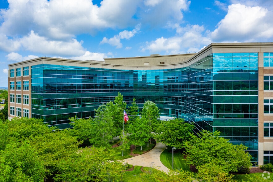 More Photos Of 701 Cool Springs Blvd, Franklin Office For Lease