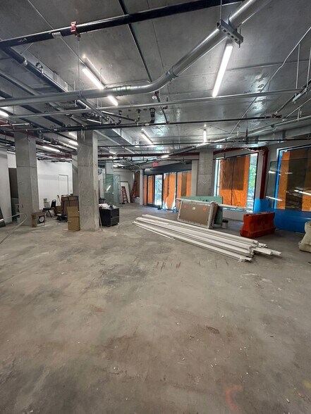 More Photos Of 265 Lorimer St, Brooklyn Multifamily For Lease