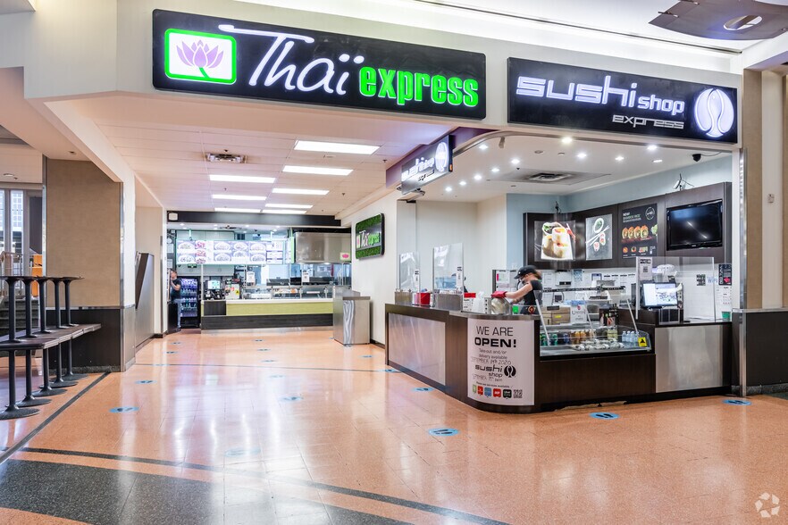 More Photos Of 45 O'Connor St, Ottawa Office For Lease