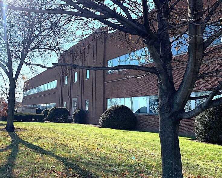 More Photos Of 2200 Broening Hwy, Baltimore Office For Lease