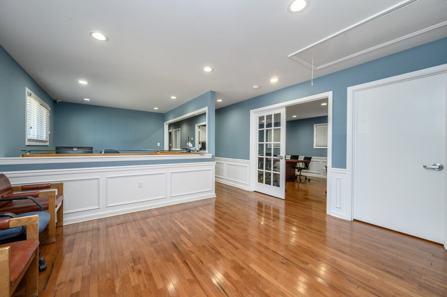 More Photos Of 438 Main St, Spotswood Medical For Sale