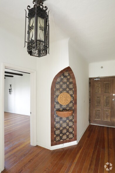 More Photos Of 1939 N Kenmore Ave, Los Angeles Apartments For Sale