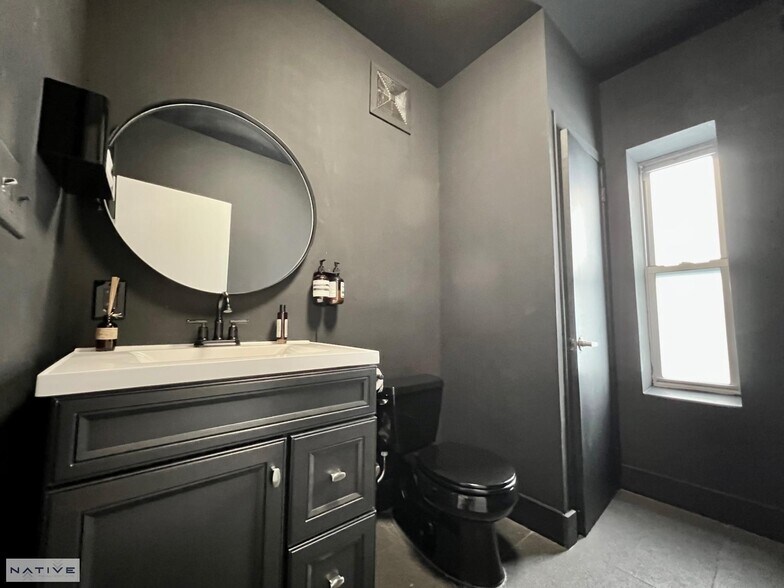 More Photos Of 68 Greenpoint Ave, Brooklyn Loft Creative Space For Lease