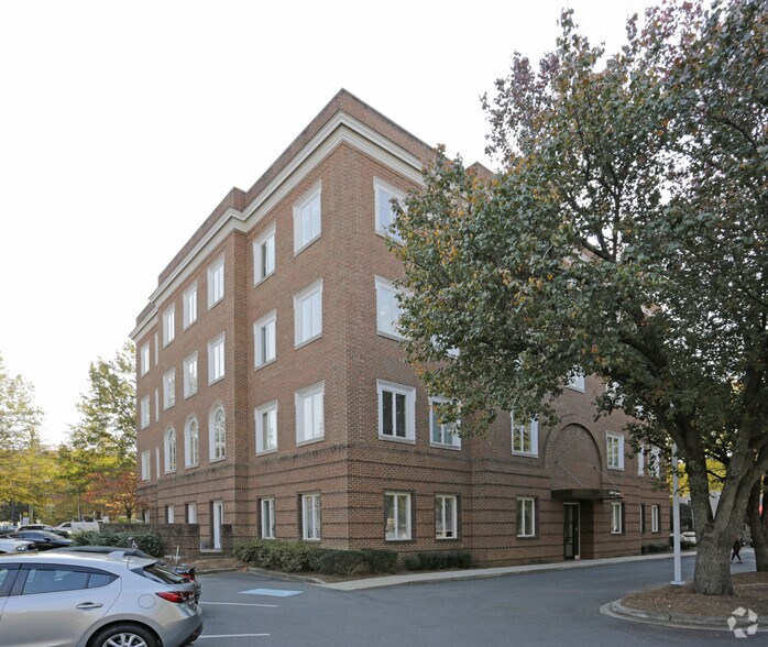 More Photos Of 200 Queens Rd, Charlotte Office For Sale