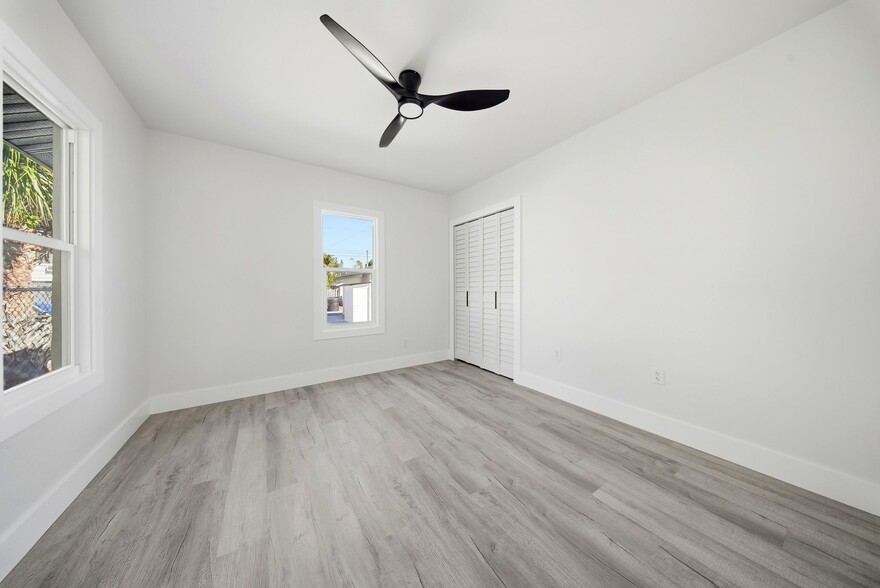 More Photos Of 2051 1st Ave N, Saint Petersburg Office Residential For Sale