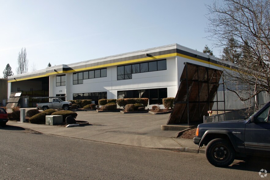More Photos Of 6789 SW 111th Ave, Beaverton Warehouse For Lease