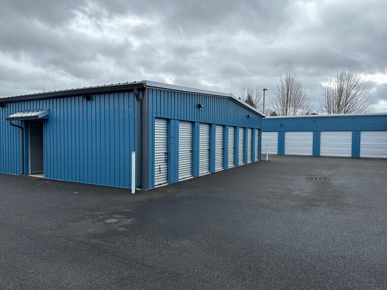 More Photos Of 68 Oroyan Ave, Eugene Self Storage For Sale