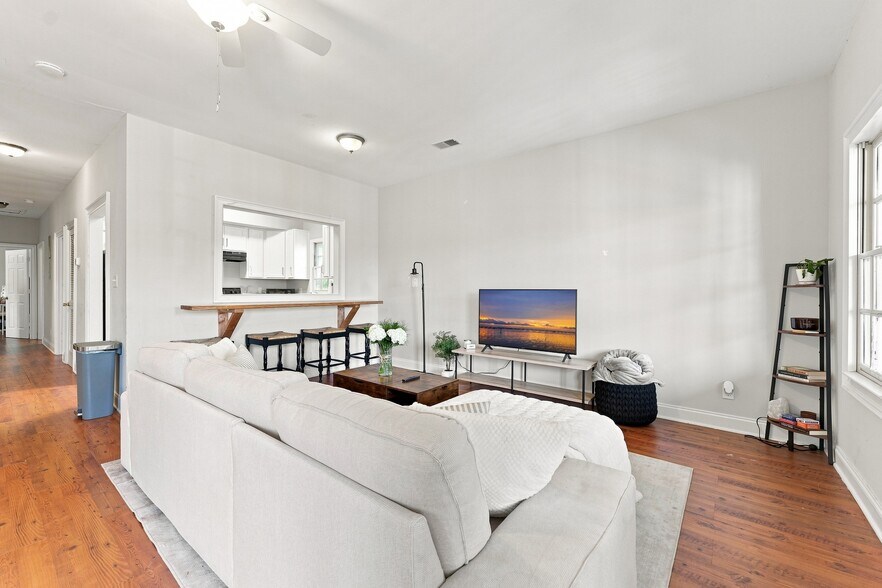 More Photos Of 183 Smith St, Charleston Multifamily For Sale