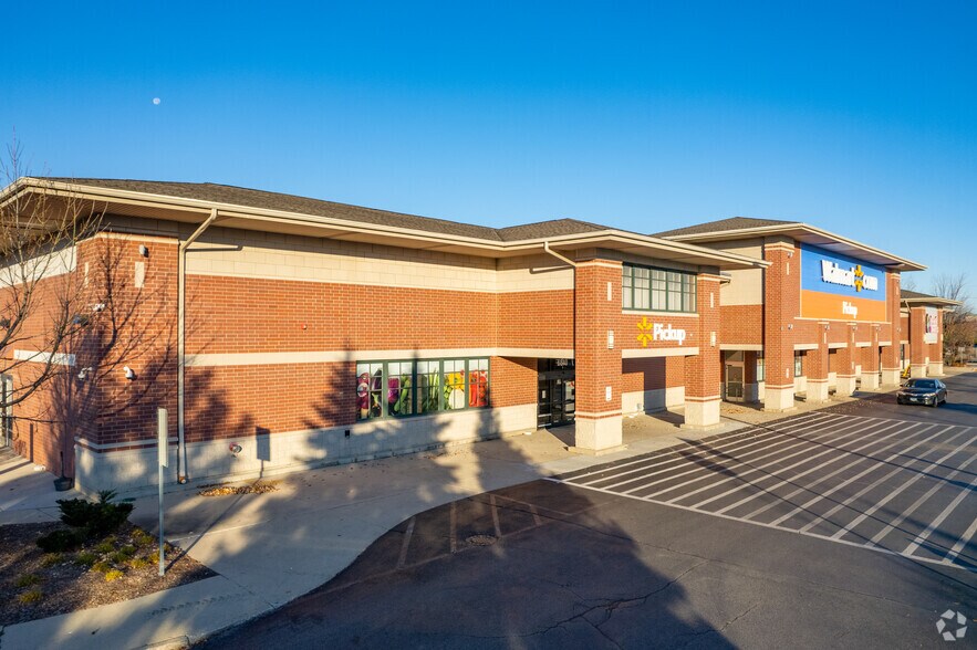Primary Photo Of 6850 N Mccormick Blvd, Lincolnwood Unknown For Lease