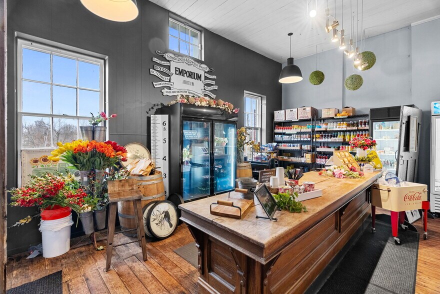 More Photos Of 5595 Walnut St, Augusta Storefront For Sale