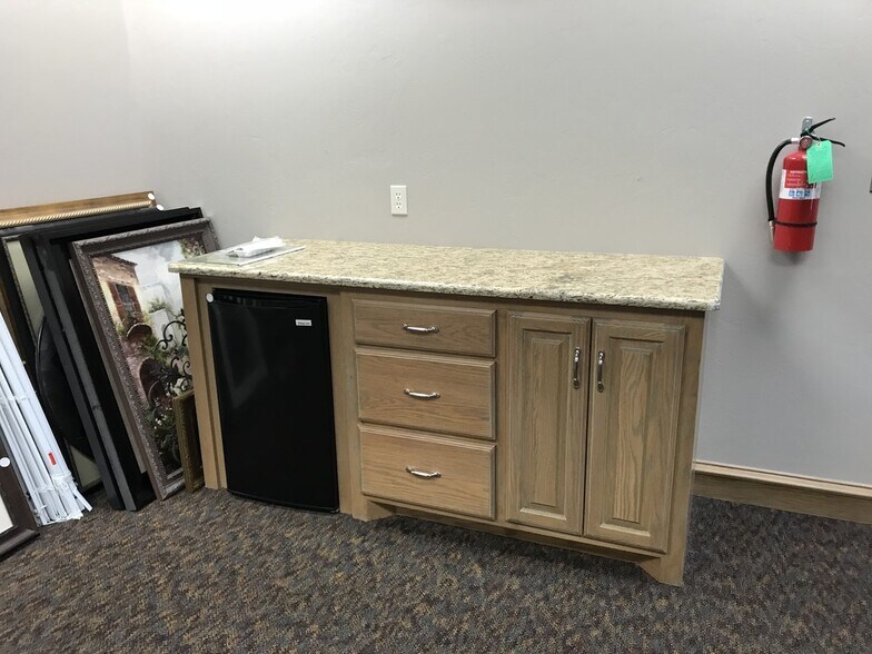 More Photos Of 2110-2120 S Broadway, Edmond Office For Lease