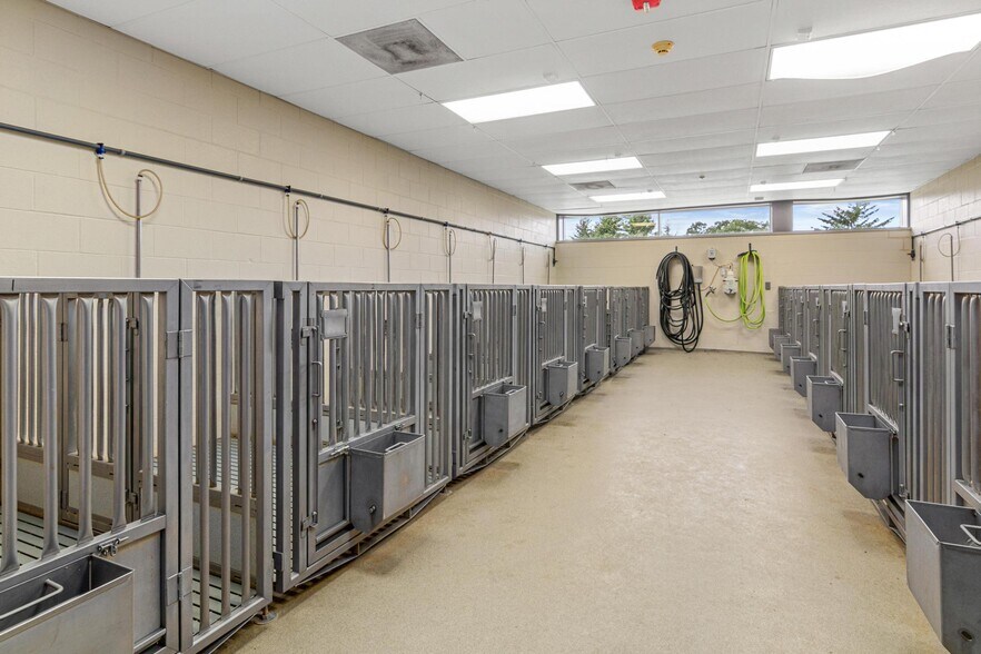 More Photos Of 803 Prospect Ave, Osceola Manufacturing For Sale