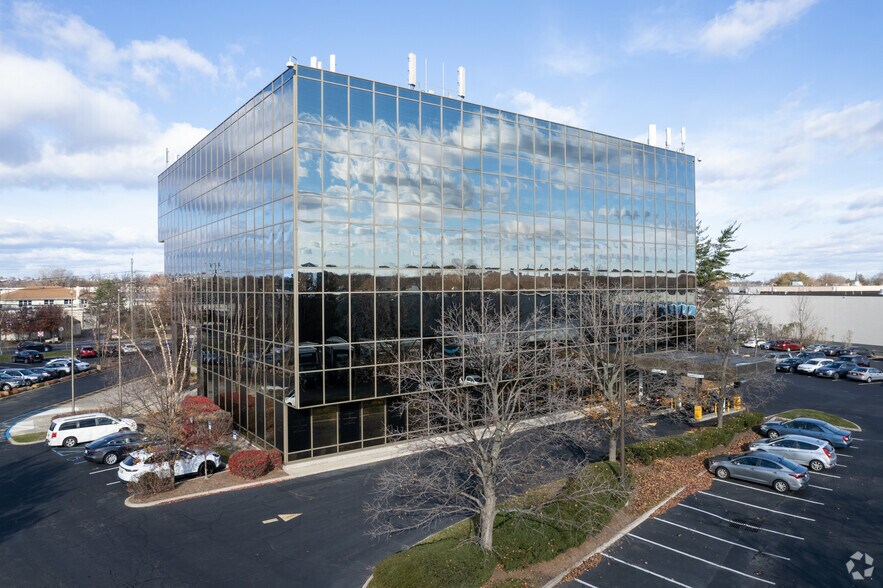 More Photos Of 250 Moonachie Rd, Moonachie Office For Lease