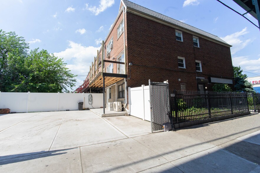 Primary Photo Of 10380 103rd St, Ozone Park Office Residential For Sale