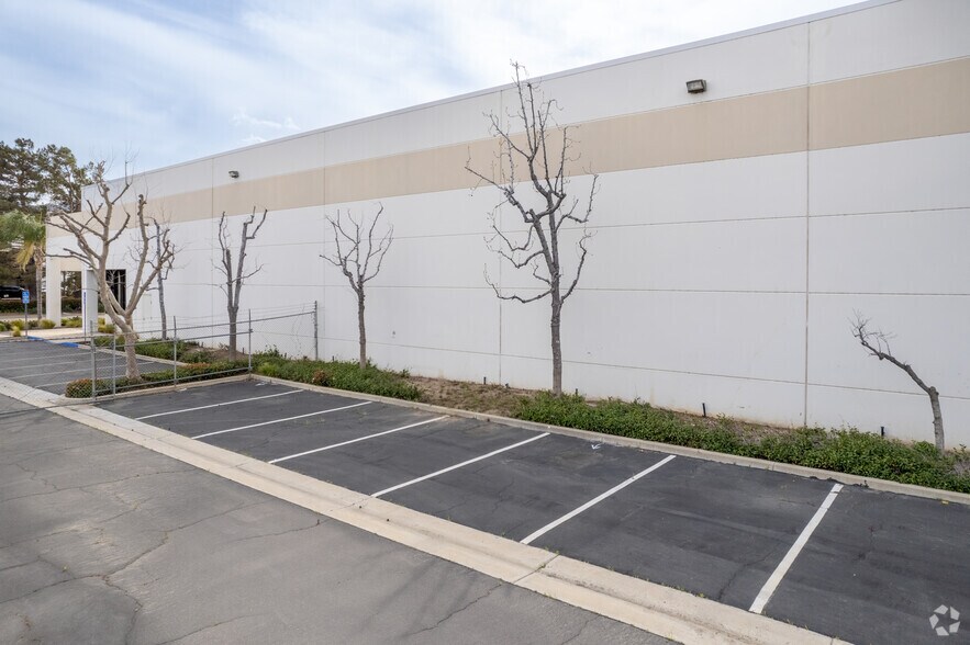More Photos Of 2395 Railroad St, Corona Manufacturing For Lease