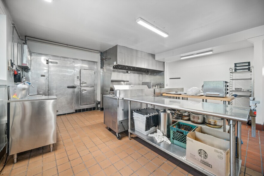 More Photos Of , Jenner Unknown For Sale