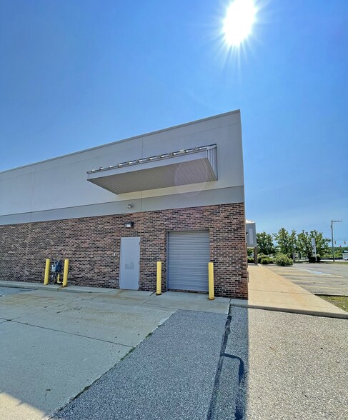 More Photos Of 1401 W Main St, Lowell Freestanding For Sale