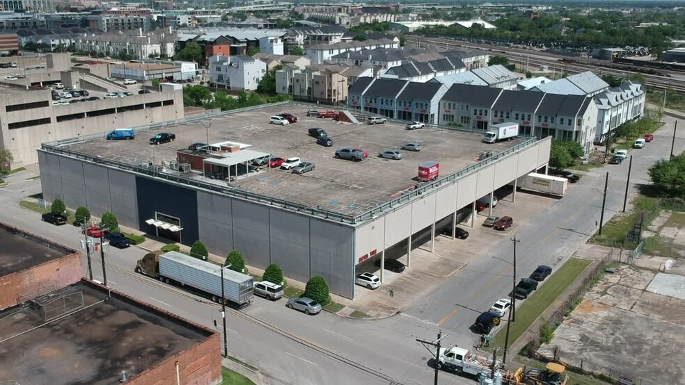 Primary Photo Of 2929 Mckinney St, Houston Showroom For Lease