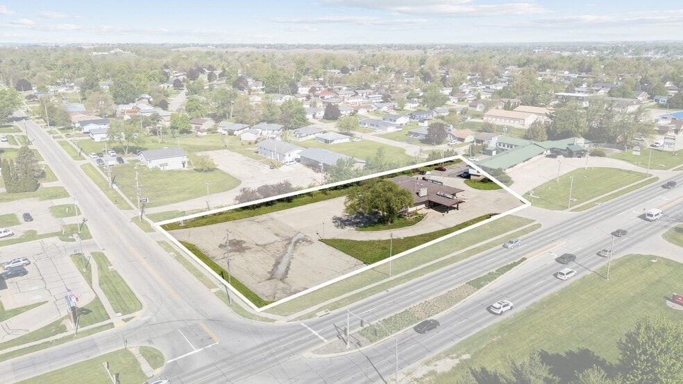 Primary Photo Of 2013 S Center St, Marshalltown Restaurant For Sale
