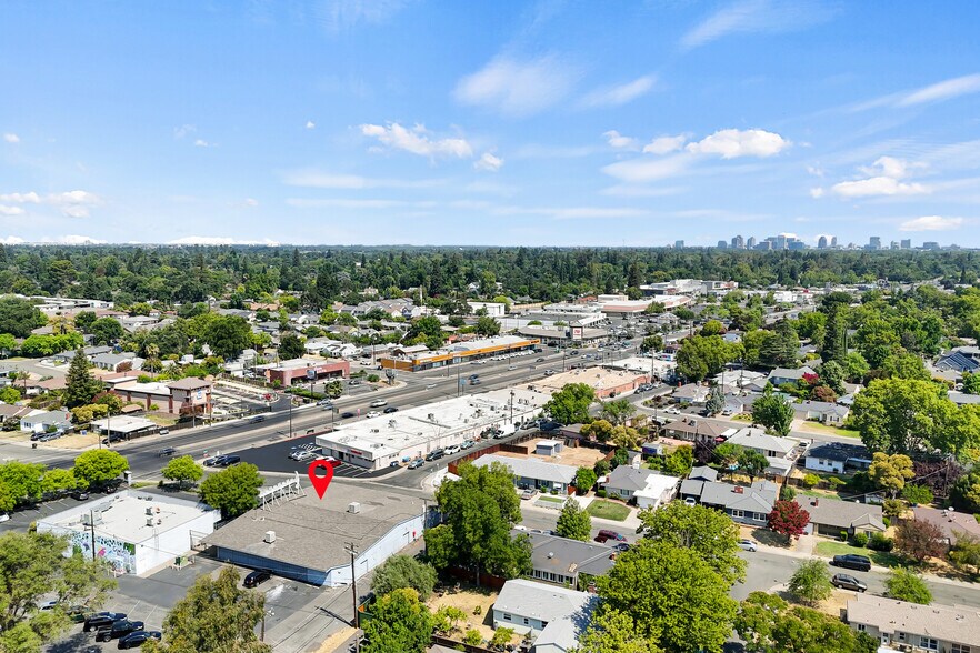 More Photos Of 5303 Freeport Blvd, Sacramento Storefront For Lease