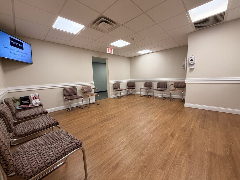 More Photos Of 333 School St, Pawtucket Medical For Sale