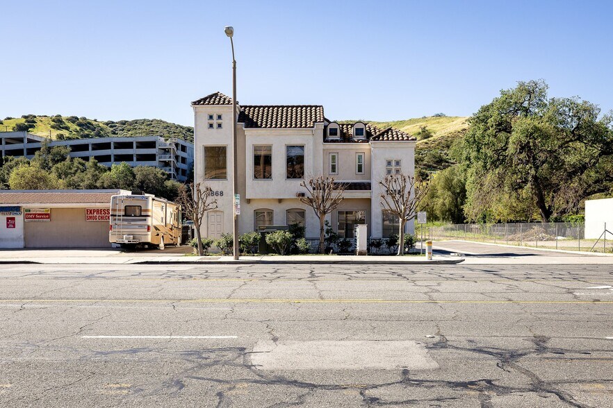 More Photos Of 1868 E Thousand Oaks Blvd, Thousand Oaks Medical For Sale