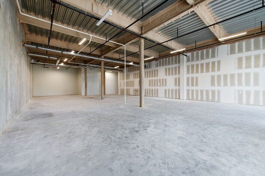 More Photos Of 2401 W Broward Blvd, Fort Lauderdale Self Storage For Lease