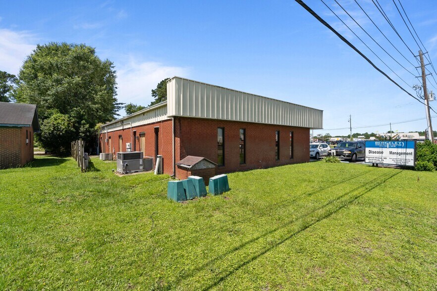 More Photos Of 2902 Central Heights Rd, Goldsboro Medical For Sale