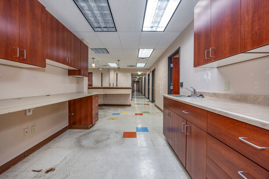 More Photos Of 829 Goethals Dr, Richland Office For Lease