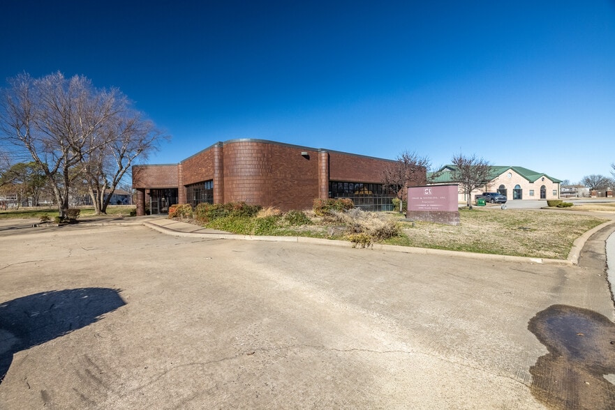 More Photos Of 6940 S Utica Ave, Tulsa Office For Sale