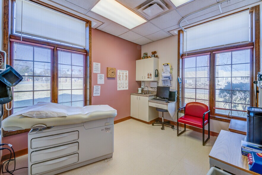 More Photos Of 48 Route 6, Yorktown Heights Medical For Lease