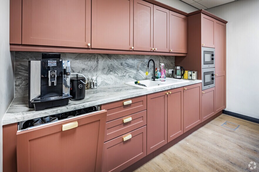 More Photos Of 33-34 Winckley Sq, Preston Coworking Space