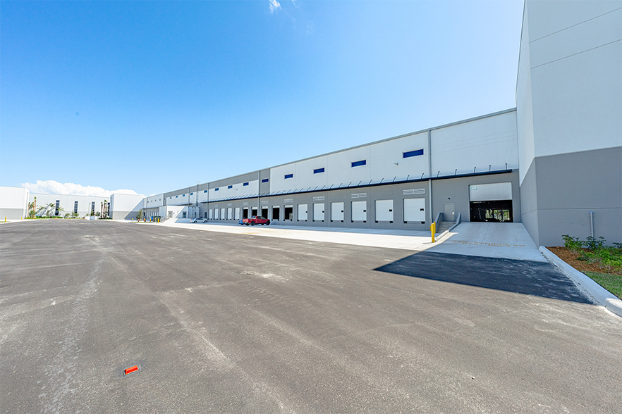 More Photos Of 311 Racetrack Loop, Pompano Beach Unknown For Lease