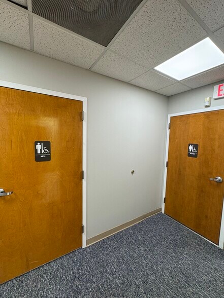 More Photos Of 6515 Clinton Hwy, Knoxville Office For Lease