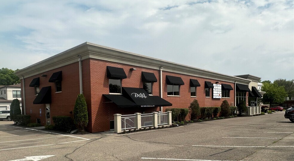 More Photos Of 4420 Valley View Rd, Edina Office For Lease