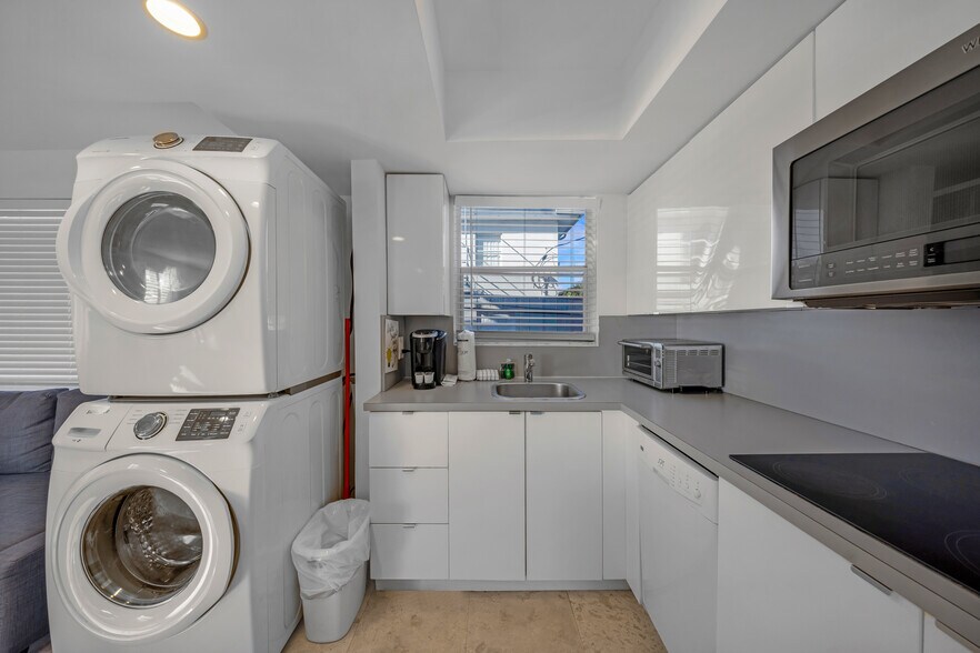 More Photos Of 3215 NE 7th St, Pompano Beach Apartments For Sale