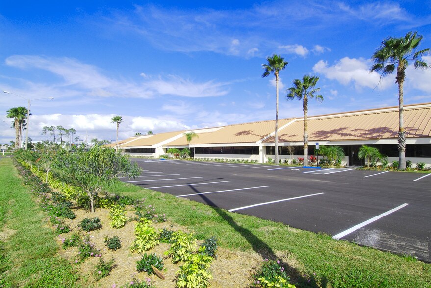 More Photos Of 12495 34th St N, Saint Petersburg Unknown For Lease