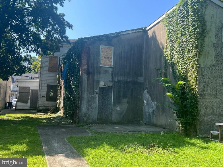 More Photos Of 129 E Broad St, Burlington Multifamily For Sale