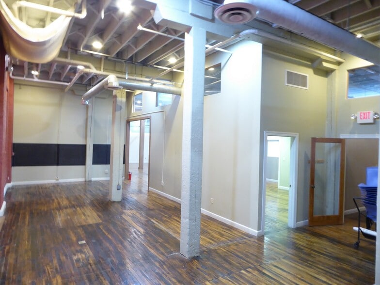More Photos Of 1667 E 40th St, Cleveland Loft Creative Space For Sale