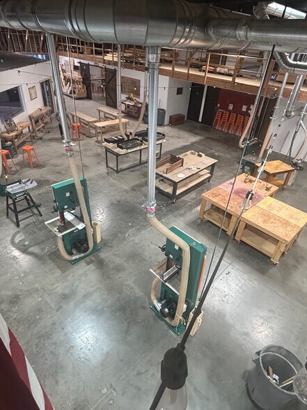 More Photos Of 3305-3311 Grande Vista Dr, Newbury Park Warehouse For Lease