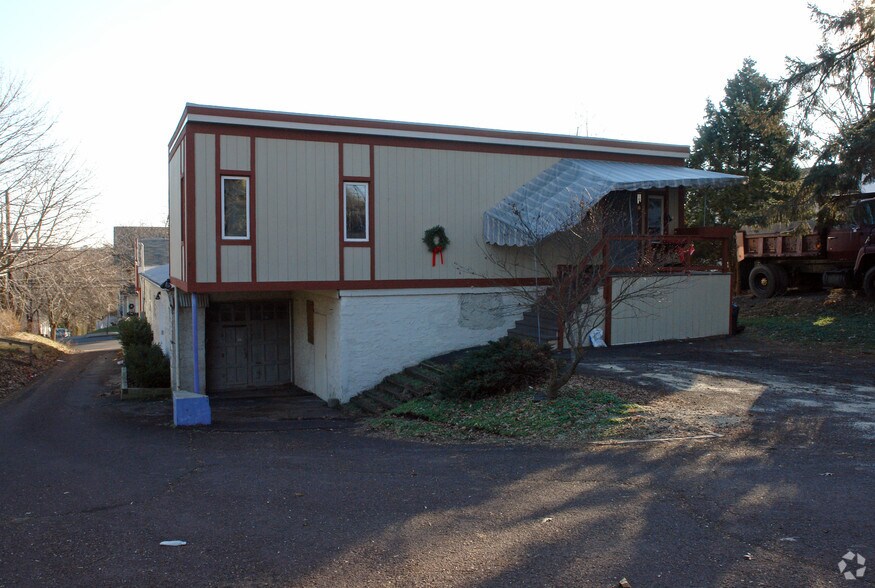 More Photos Of 510 N Main St, Sellersville Light Manufacturing For Lease