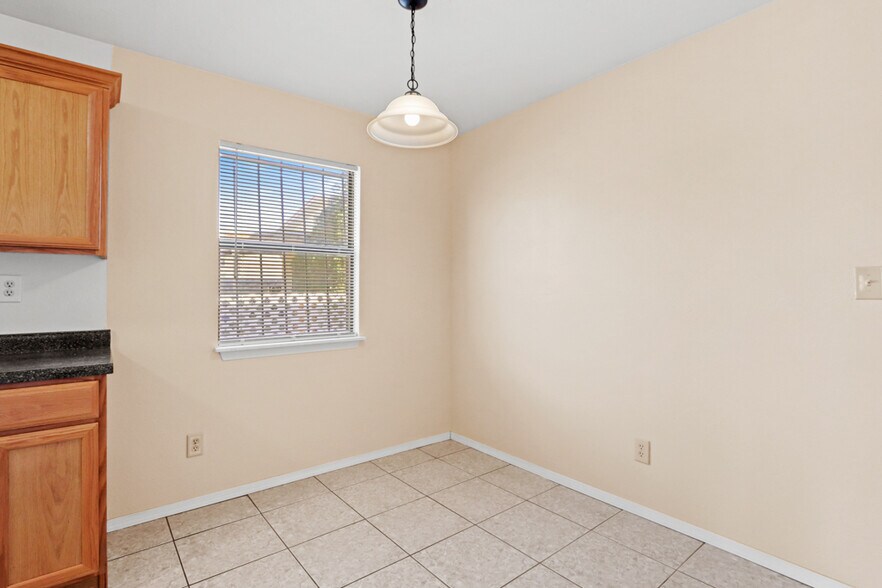 More Photos Of 5200 Doniphan Dr, El Paso Bar For Sale