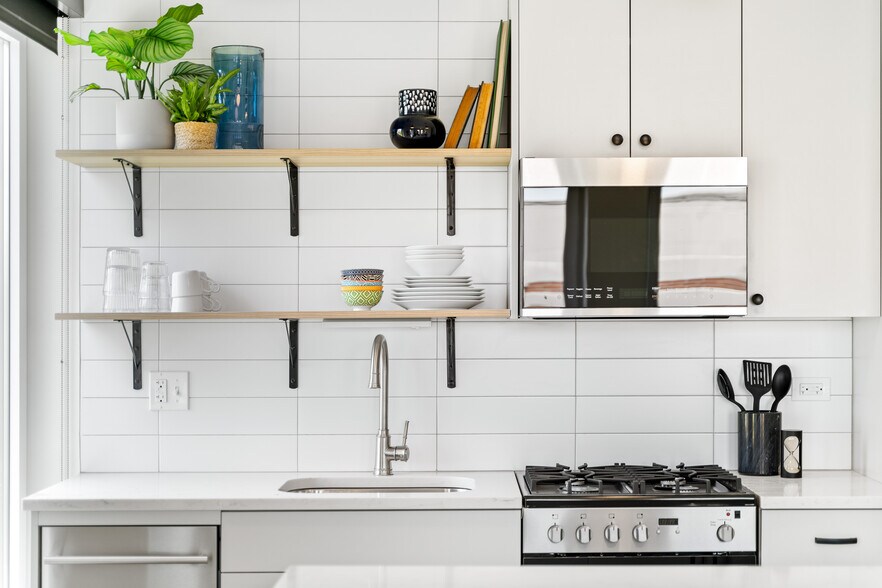 More Photos Of 4600 N Kenmore Ave, Chicago Apartments For Lease